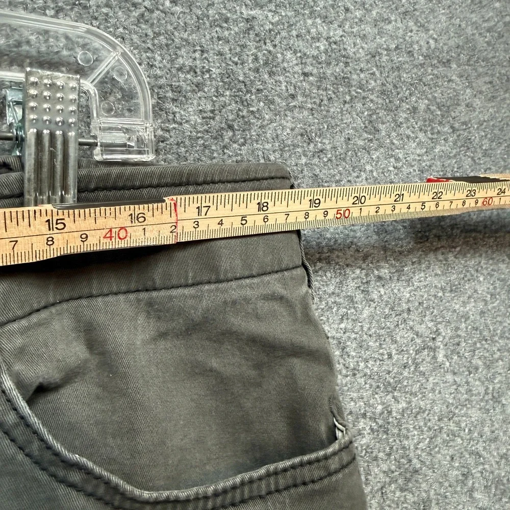 Lee Extreme Motion Pants Mens 38x30 Gray Athletic Fit Tapered Leg Stretch Chino